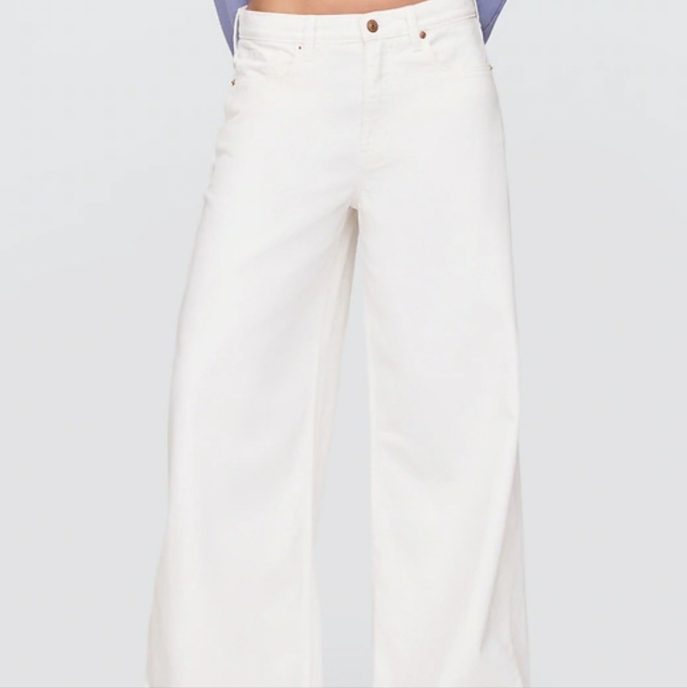 GAP Low Stride Wide Leg Denim Size 14 Cream Colorway